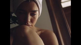 Baile Alina Sueggeler nude - Frida Gold - Langsam (2016) Outdoors