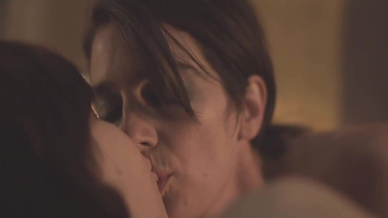 Gay Ass Fucking Amy Landecker, Gaby Hoffmann - Transparent S02E01-04 (2015) France - 1