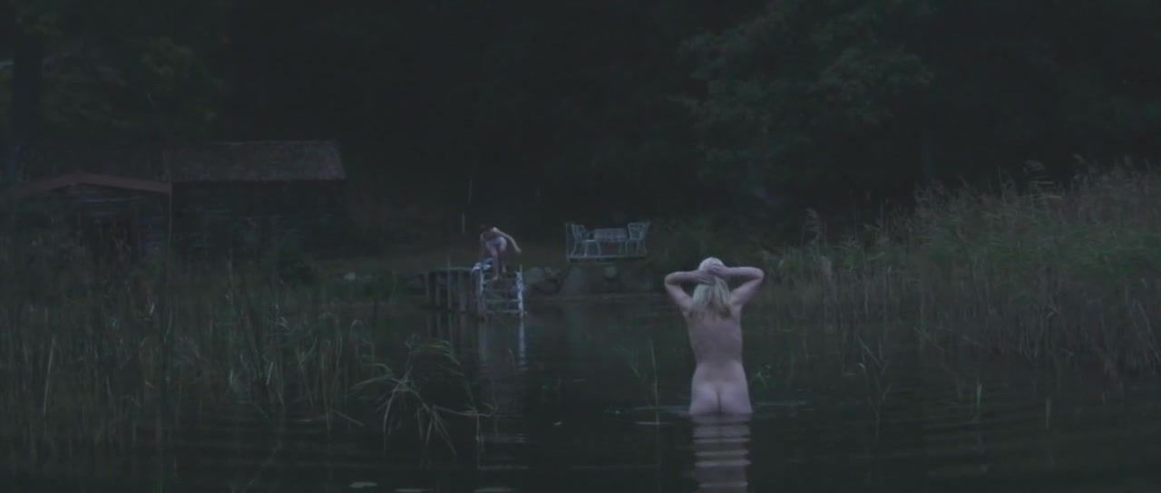 Que Ellen Dorrit Petersen, Cosmina Stratan ‘Shelley (2016)’ HD (Explicit) (Sex, Nude, Pussy Fingered) Cocks