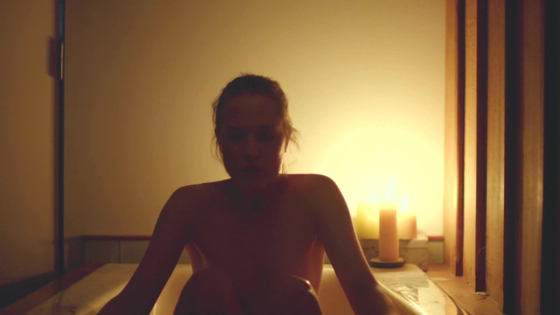 Infiel Ellen Page, Evan Rachel Wood - Into The Forest (2015) (Sex, Topless) MetArt - 2