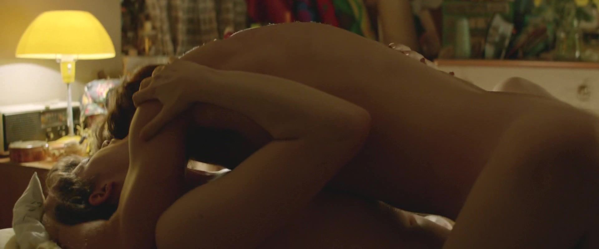 Joven Jessica de Gouw, Catherine Larcey nude - Cut Snake (2014) Mask