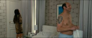 Strip Sex video Monica Bellucci hot - Des gens qui s’embrassent (2013) Cheating Wife