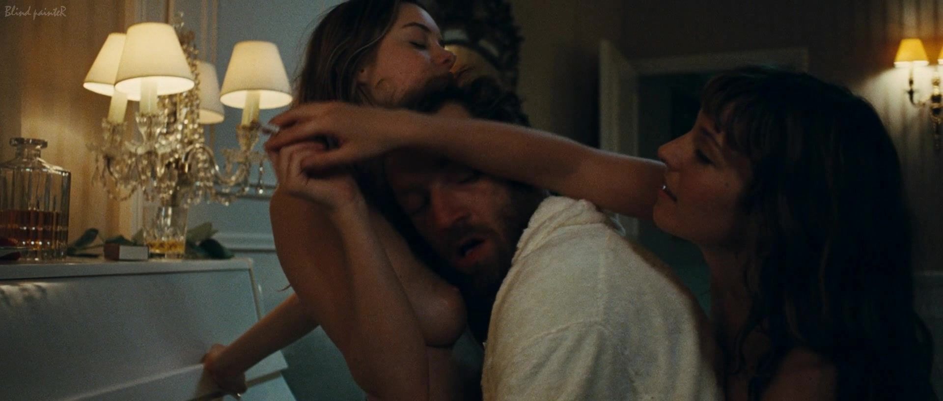 TrannySmuts Sex video Camille Rowe - Our Day Will Come (Notre Jour Viendra) (2010) Storyline