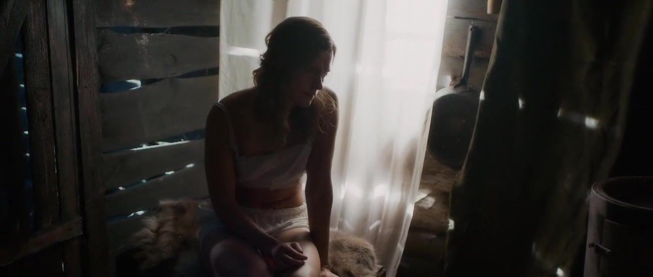 Gay Baitbus Krista Kosonen nude - The Midwife (2015) Strange - 2