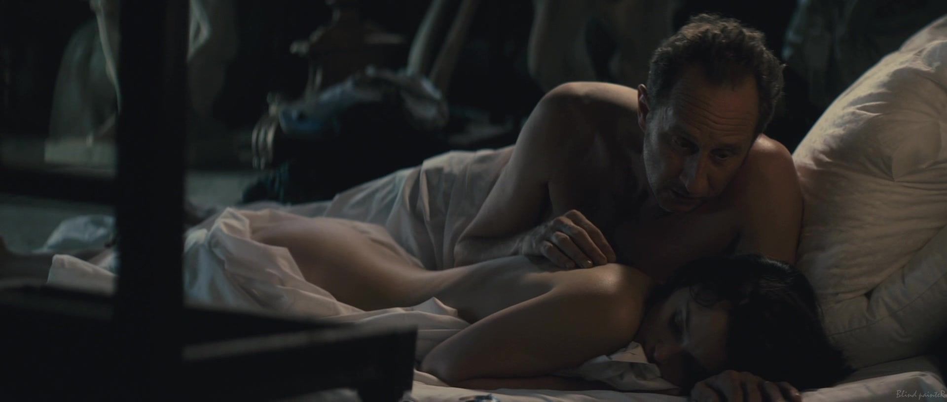 Friend Sex video Charlotte Le Bon nude - Le Grand Mechant Loup (2013) Tamil - 1
