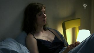 Hymen Sex video Inez Bjorg David, Maja Schöne - Neu in unserer Familie. Zwei Eltern zu viel (2017) Hardcore Porn