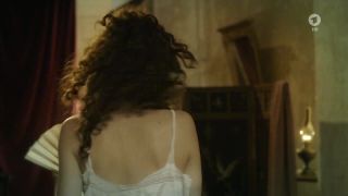 Brasileira Sex video Emilia Schüle nude, Alicia von Rittberg naked - Charité S01E01-02 (2017) Black Hair