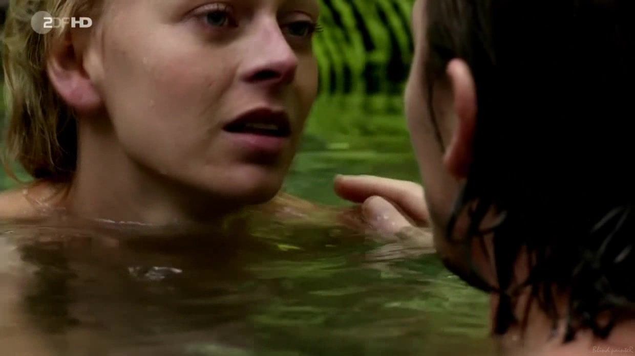 Cumshot Sex video Isabell Gerschke nude - Fluss des Lebens - Verloren am Amazonas (2013) Teenporno - 1