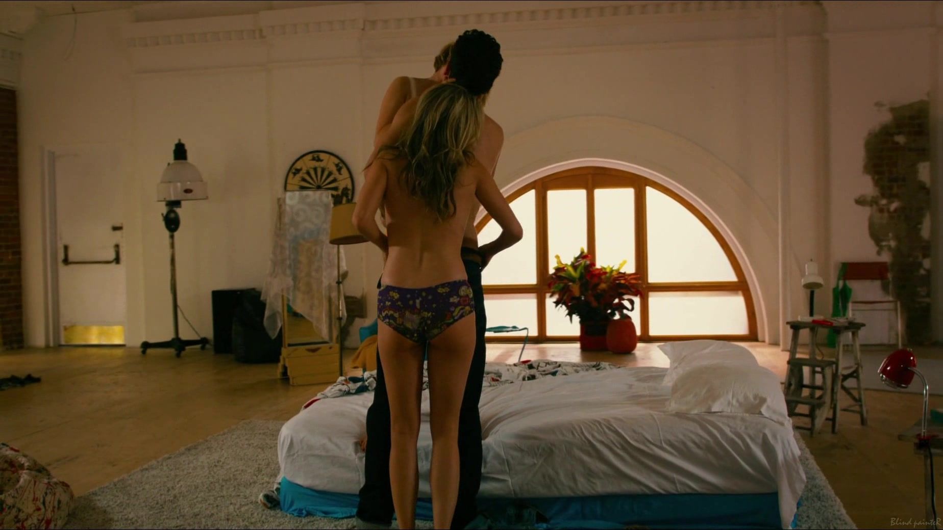 Clothed Sex Sex video Michelle Williams nude - Take This Waltz (2011) DoceCam - 1