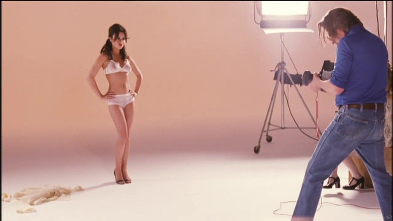 Celebrity Porn Sex video Natalia Avelon nude - Das wilde Leben (2007) Naked - 1
