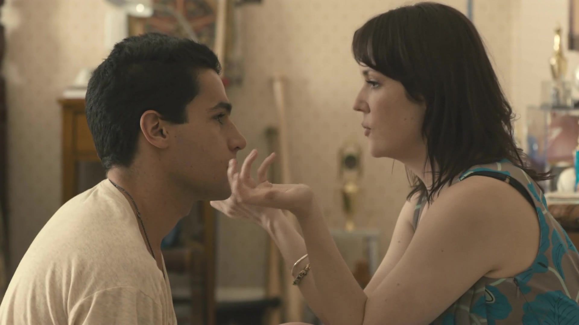 Tit Melanie Lynskey - Hello I Must Be Going (2012) (Sex, Nude) iWantClips - 2