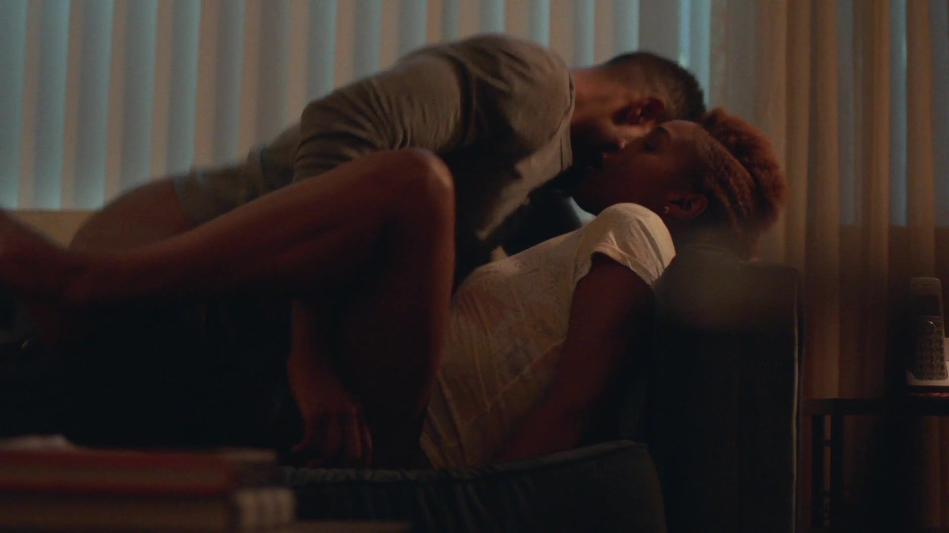 Muscular Domnique Perry naked, Issa Rae Naked - Insecure s02e01 (2017) Climax