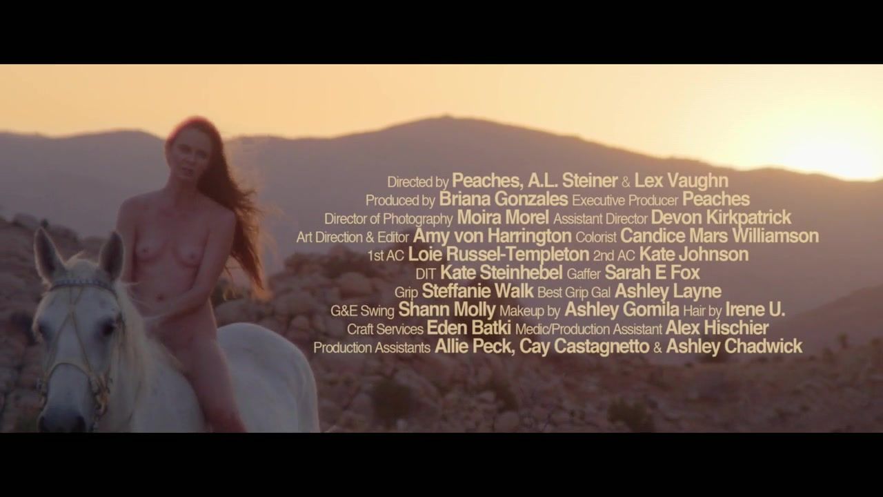 Nina Elle Peaches Uncut (explicit) version music video Peaches - Rub Zenra