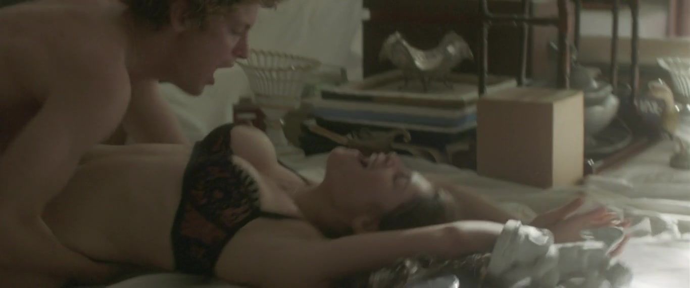 Backshots Gemma Arterton naked – Gemma Bovery (2014) Big Ass