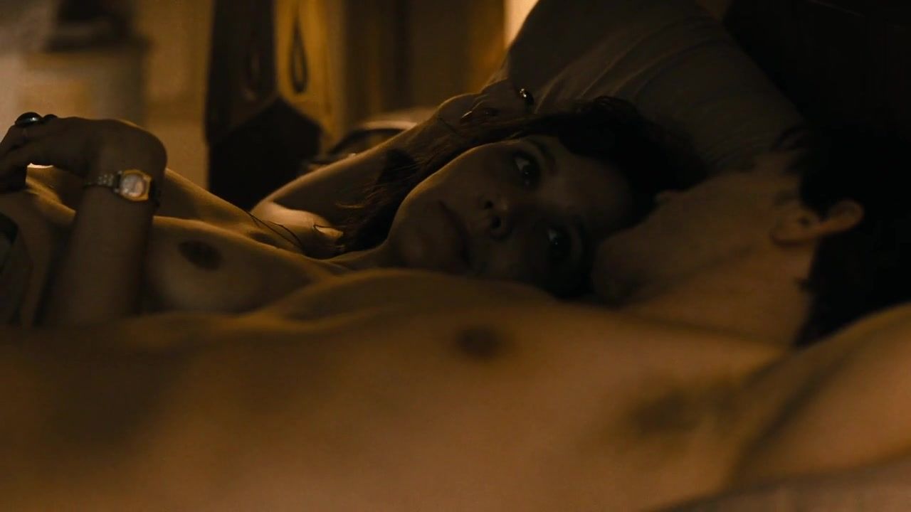 Man Topless actress Maggie Gyllenhaal Nude - The Deuce s01e05 (2017) Wet Cunt - 2