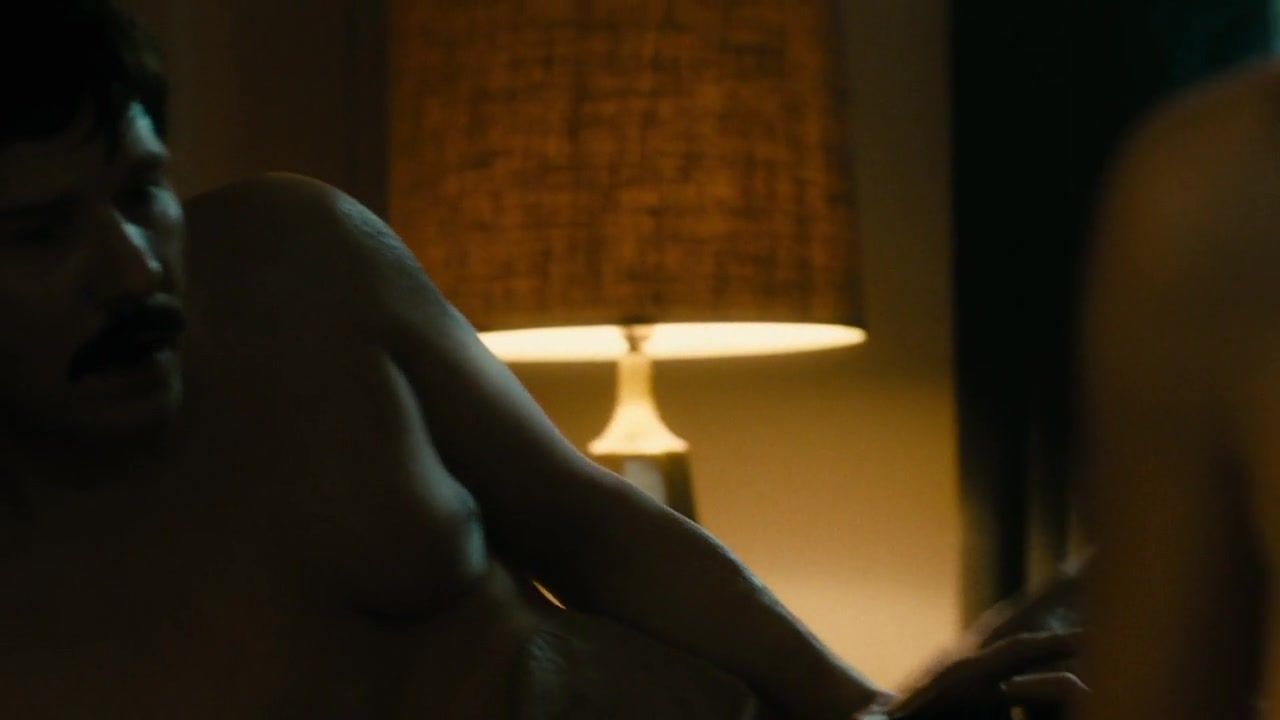 BootyFix Topless actress Maggie Gyllenhaal Nude - The Deuce s01e05 (2017) Bucetinha