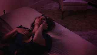 Peeing Carmen Ejogo Hot - The Girlfriend Experience s02e02...