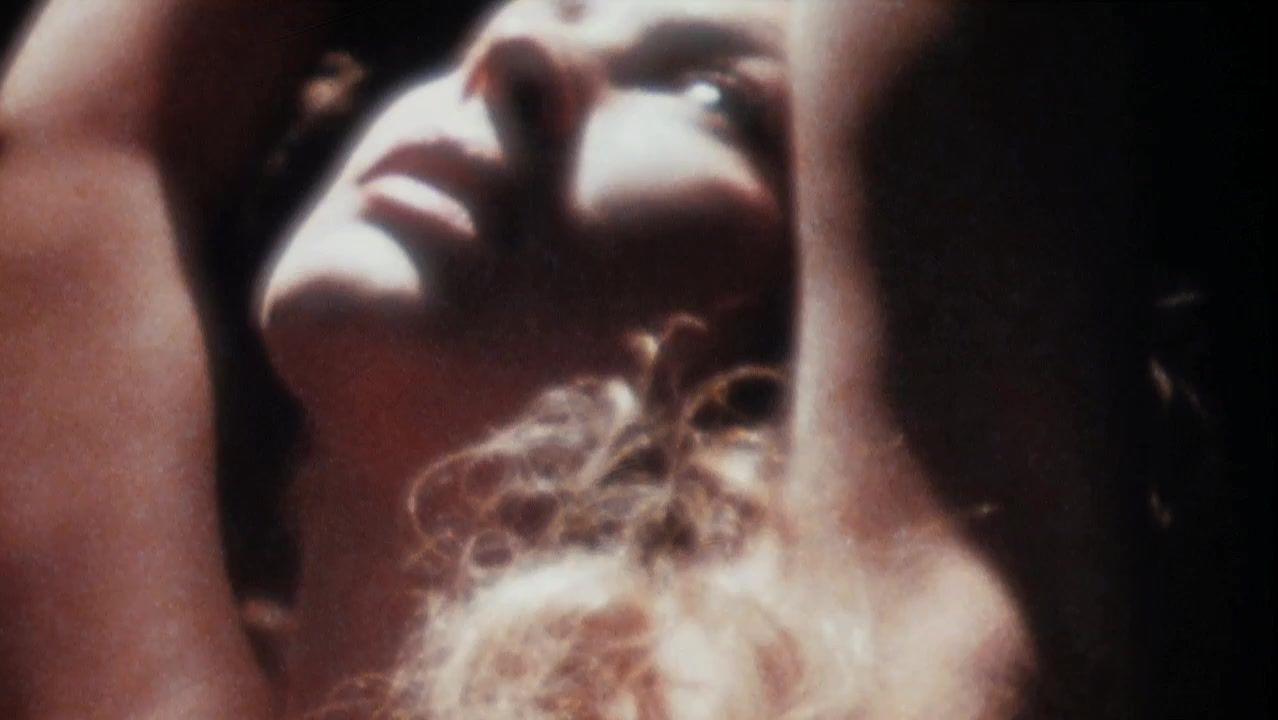 Pickup Deborah Kara Unger naked, Annabella Sciorra naked – Whispers In The Dark (1992) ChatRoulette