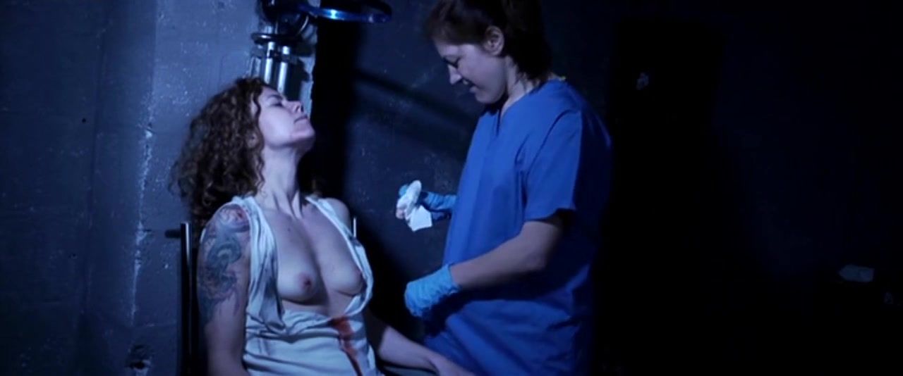 Bucetinha Topless actress Raven Lee Nude - Hellriser (2017) Argentino - 2