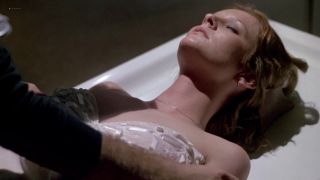 Cavalgando Sexy Mary Beth McDonough - Mortuary (1983) Hot Naked Girl