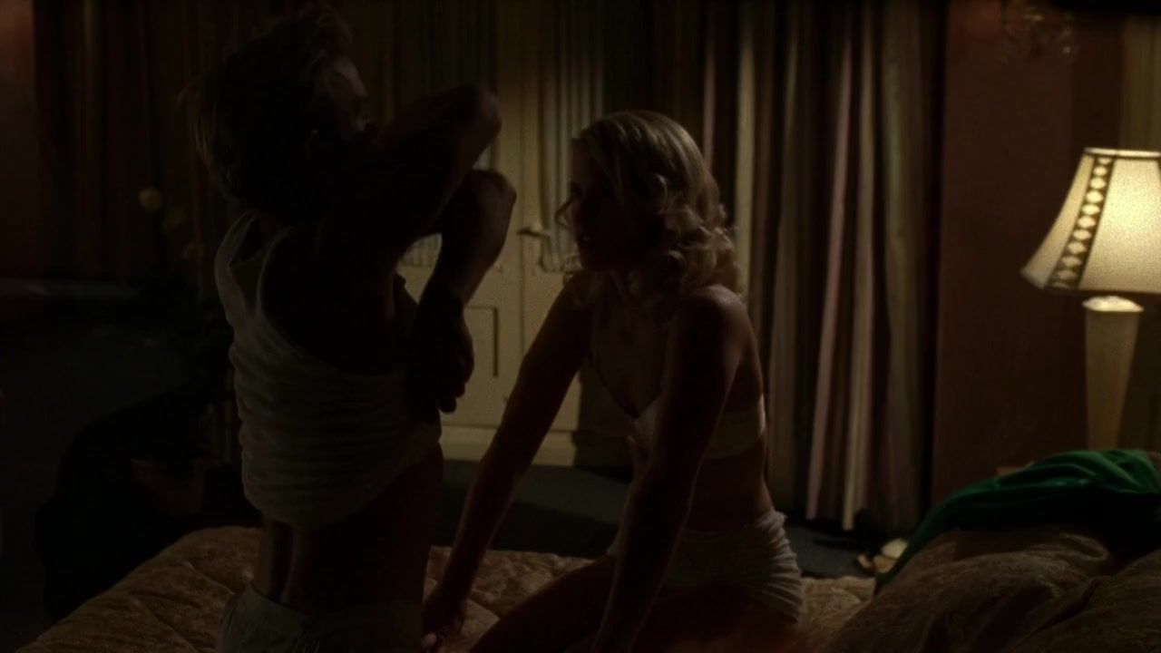 Room Ali Larter Hot - Crazy (2008) Lesbians