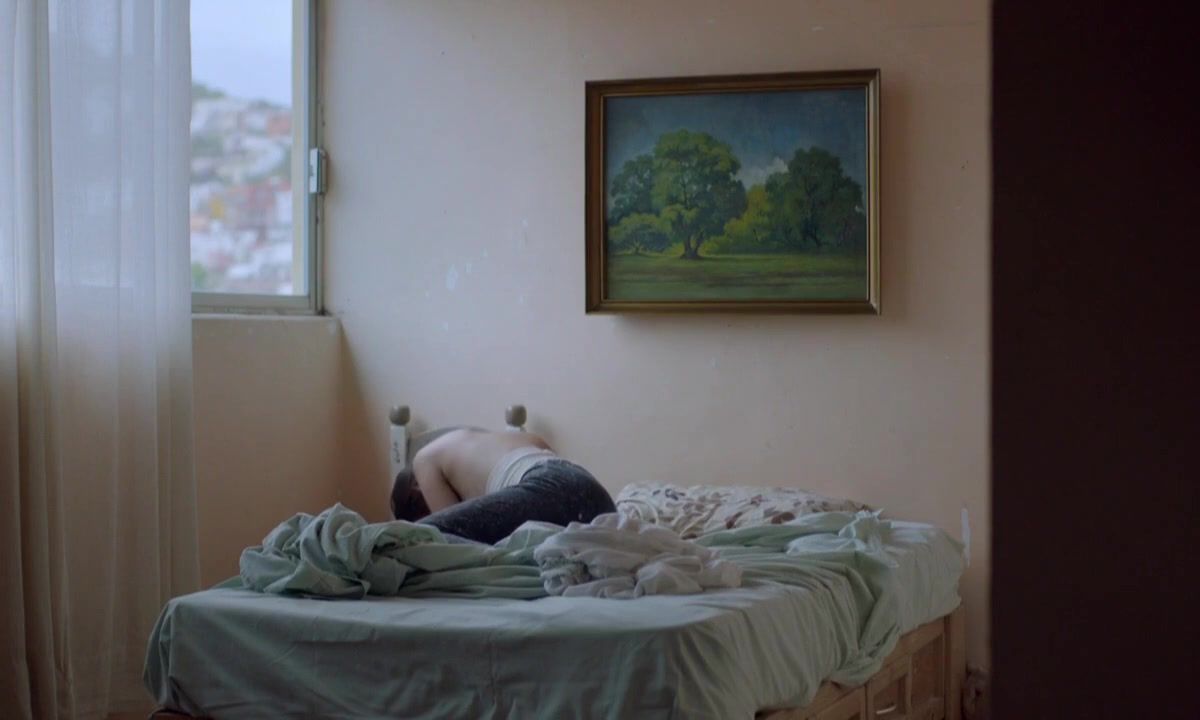 Erotica Topless actress Simone Bucio Nude - La region salvaje (2016) Lips - 1