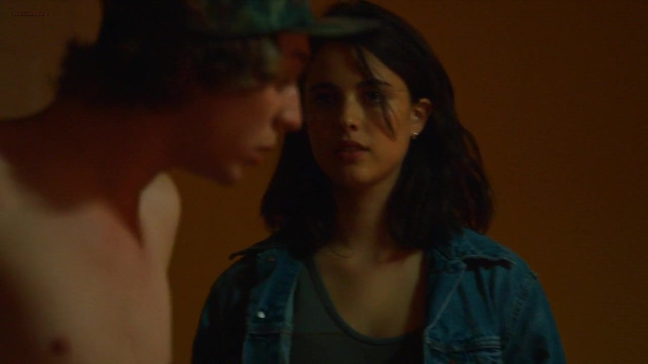 Trannies Margaret Qualley hot – The Leftovers s01e01 (2014) Topless - 2