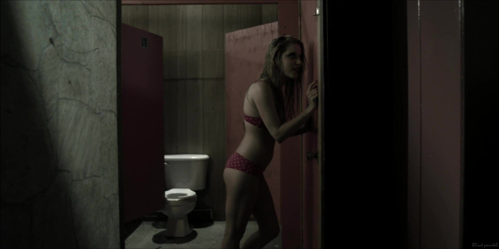 Bigass Emily Crighton naked - Pinup Dolls on Ice (2013) Fuskator - 2