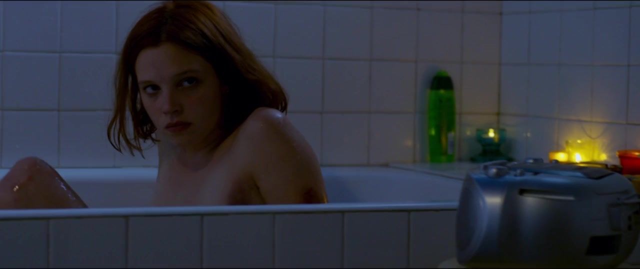 Sexo Topless actress Adele Haenel Nude - Orpheline (2016) Busty - 2