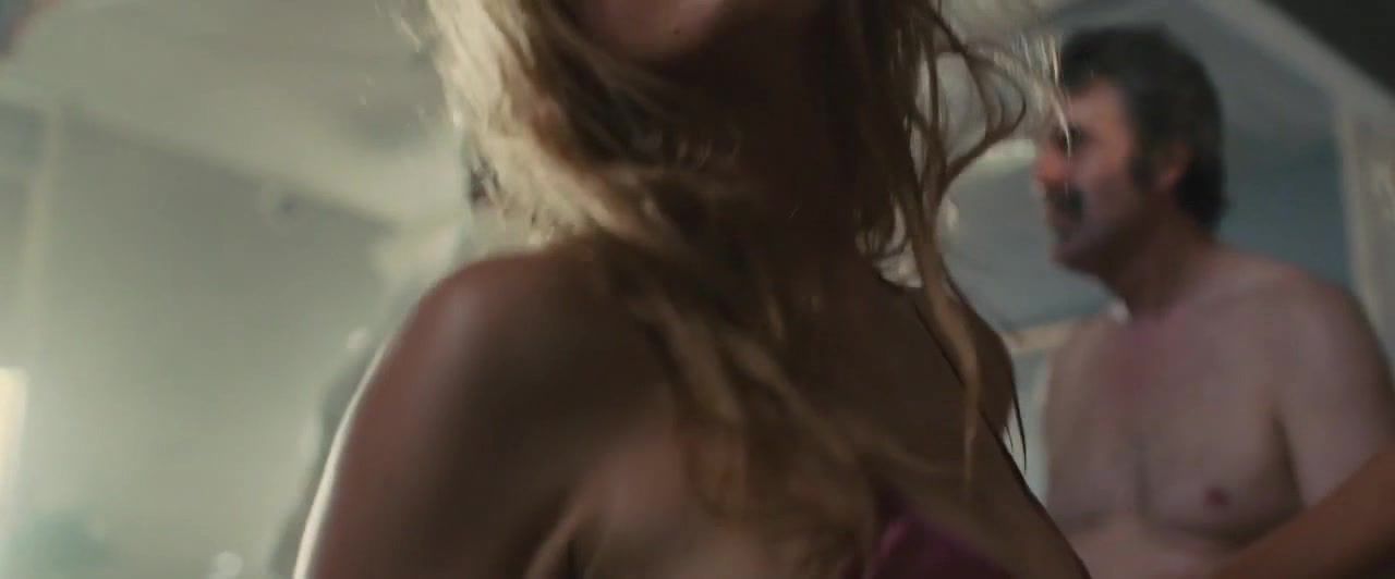 OvGuide Sienna Miller nude - High-Rise (2015) Fishnet