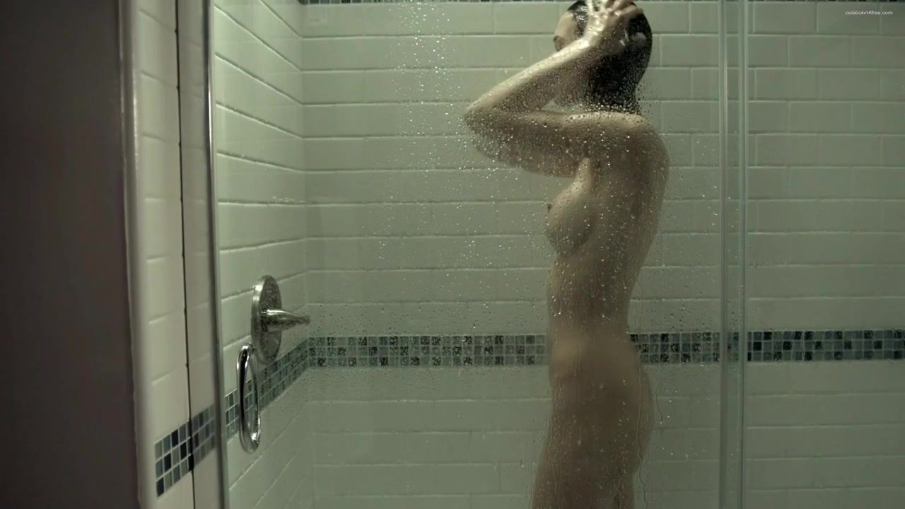3Rat Christy Carlson Romano Nude - Mirrors 2 (2010) Bed - 1
