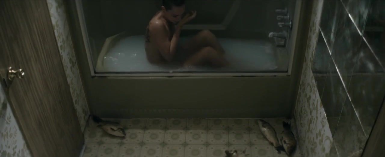 Slut Porn Sara Mohr Nude - Red Dust (2014) Belly