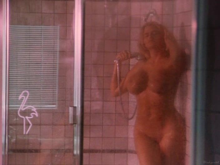 Femboy Topless actress Anna Nicole Smith - To the Limit (1995) Studs - 1