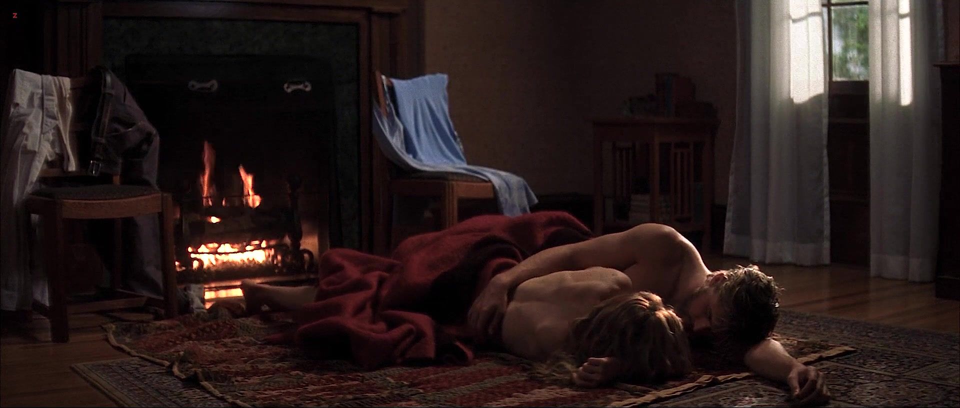 Bedroom Topless actress Rachel McAdams nude - The Notebook (2004) Bigass - 1