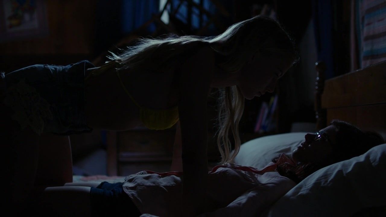 Morena Lexi Atkins nude sexy – Zombeavers (2014) Panties