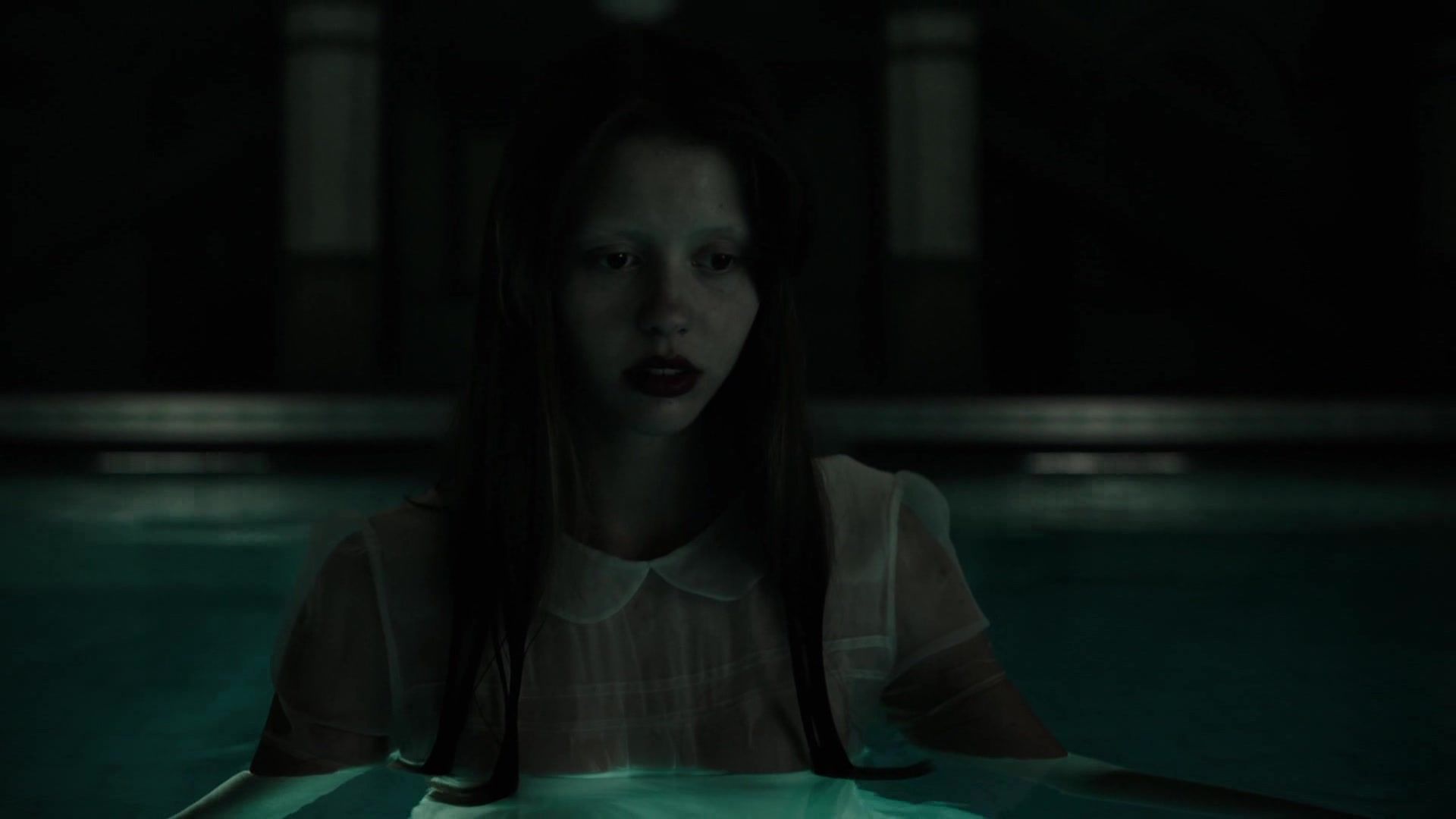 Peeing Sexy Mia Goth, Annette Lober - A Cure For Wellness (2016) Real Amateur