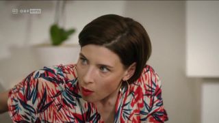 Concha Zoe Straub, Martina Ebm nude - Vorstadtweiber S02E01 (2016) Dicksucking