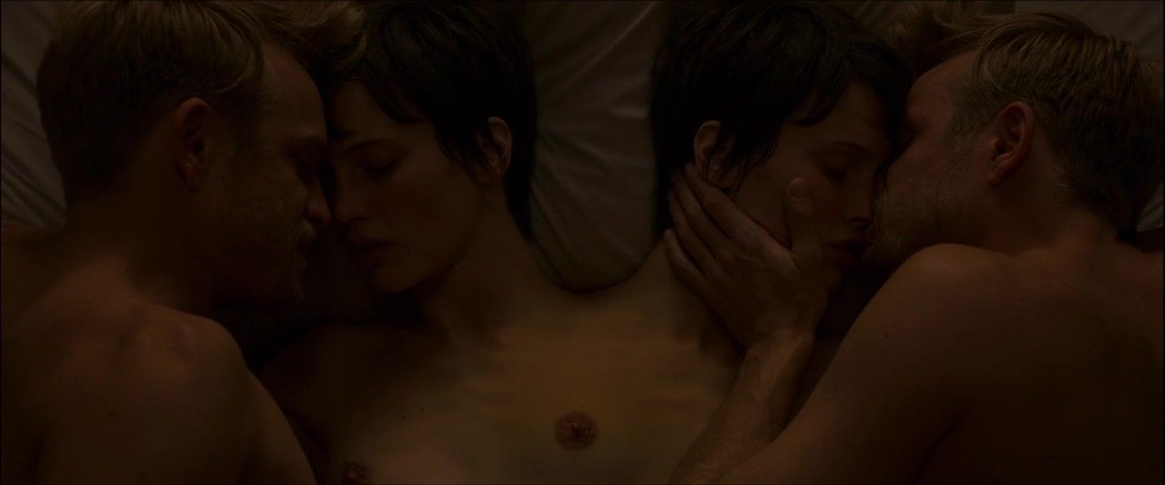 Small Tits Marine Vacth nude - L'amant Double (2017) Spooning
