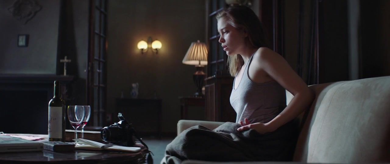 Cock Sophie Cookson Nude - The Crucifixion (2017) Kosimak