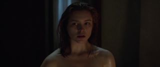Woman Fucking Sophie Cookson Nude - The Crucifixion (2017) Joven