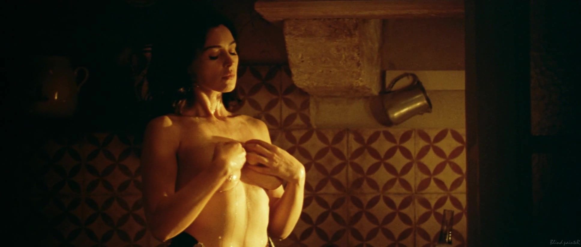 Abuse Sexy Monica Bellucci - Malena (2000) Pornoxo - 1