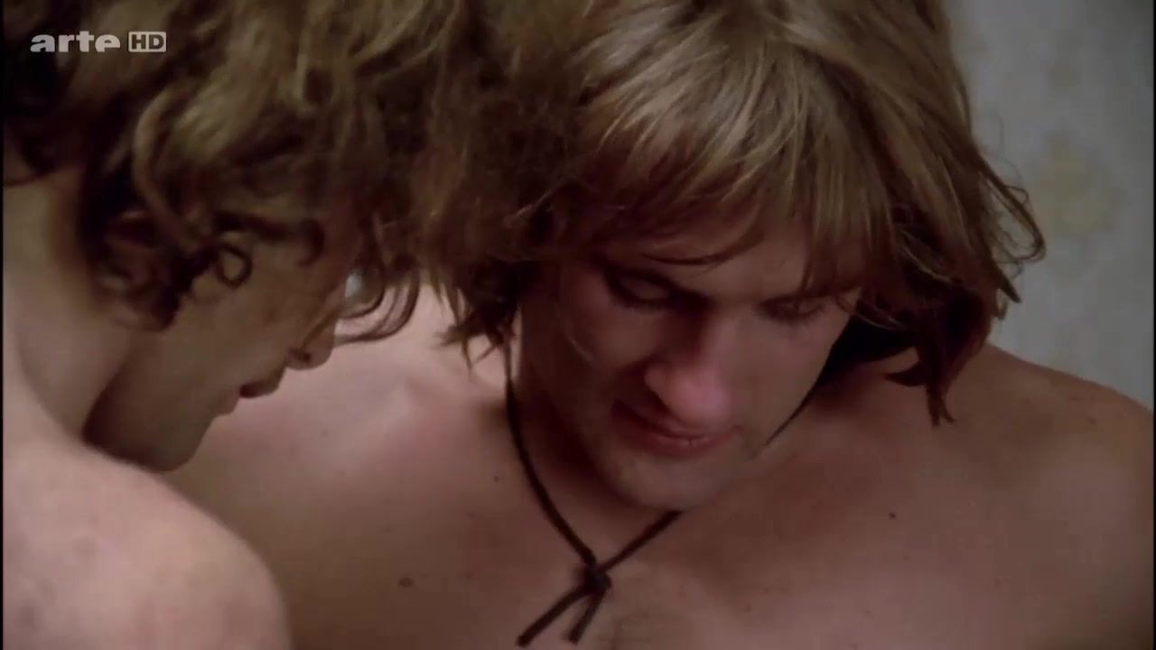 Soapy Massage Miou-Miou & Brigitte Fossey & Isabelle Huppert & Jeanne Moreau - Les valseuses (1974) AdultGames - 1