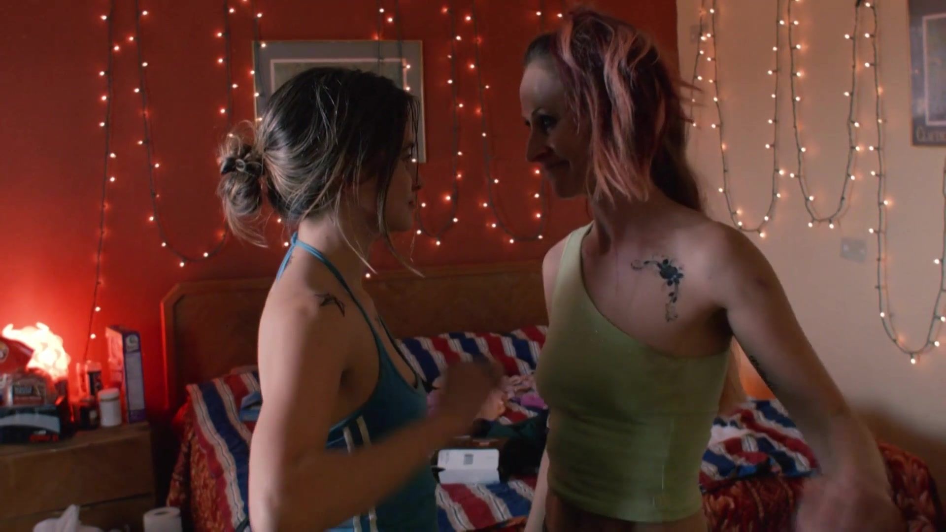 Gay Spank Naked Natalie Dickinson, Ashleigh Domangue Sexy - American Unicorns (2014) Comicunivers - 1