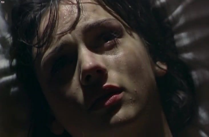 Babe Naked Amanda Ryan - The Hunger (1997) SeekingArrangemen... - 1