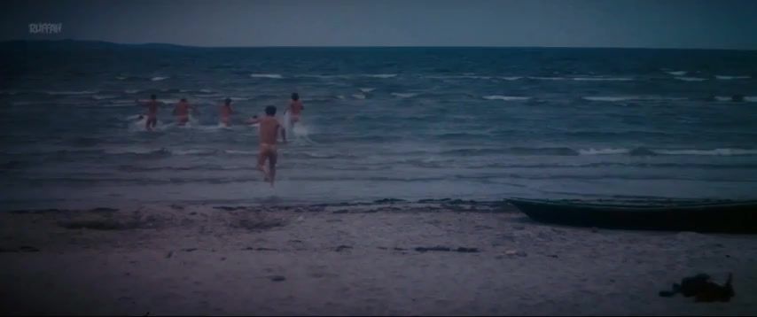 Cuzinho Naked Karen-Lise Mynster Nude - Der er et yndigt land (DK 1983) Legs