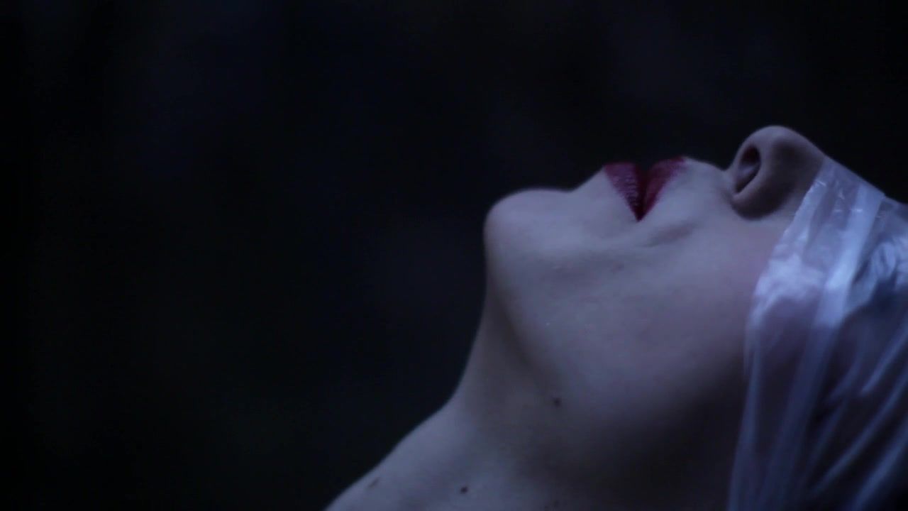 Facial Sophie Hunter - Epitaph Retro - 1