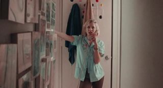 Peruana Naked Annabelle Dexter-Jones Nude - Cecile on the Phone (2017) Chile