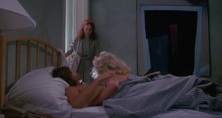 Real Amateurs Naked Lea Thompson, Victoria Jackson Nude - Casual Sex (1988) Footworship