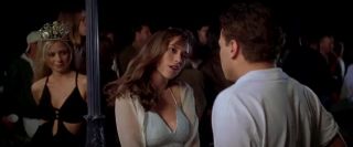 OvGuide Naked Jennifer Love Hewitt, Sarah Michelle Gellar Sexy - I Know What You Did Last Summ Sexo