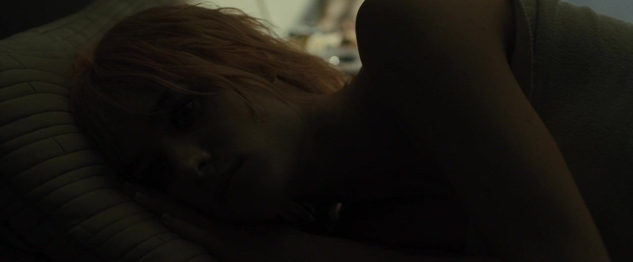 XBiz Naked Mackenzie Davis - Blade Runner 2049 (2017) Women Sucking